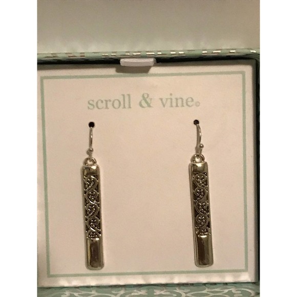 Scroll and Vine Silver Earring - Picture 1 of 3